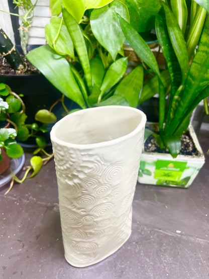 Honeycomb Circle Life Vase in White