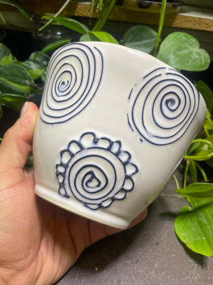 Glossy White Yarn Bowls Circle Pattern Knitting Bowls