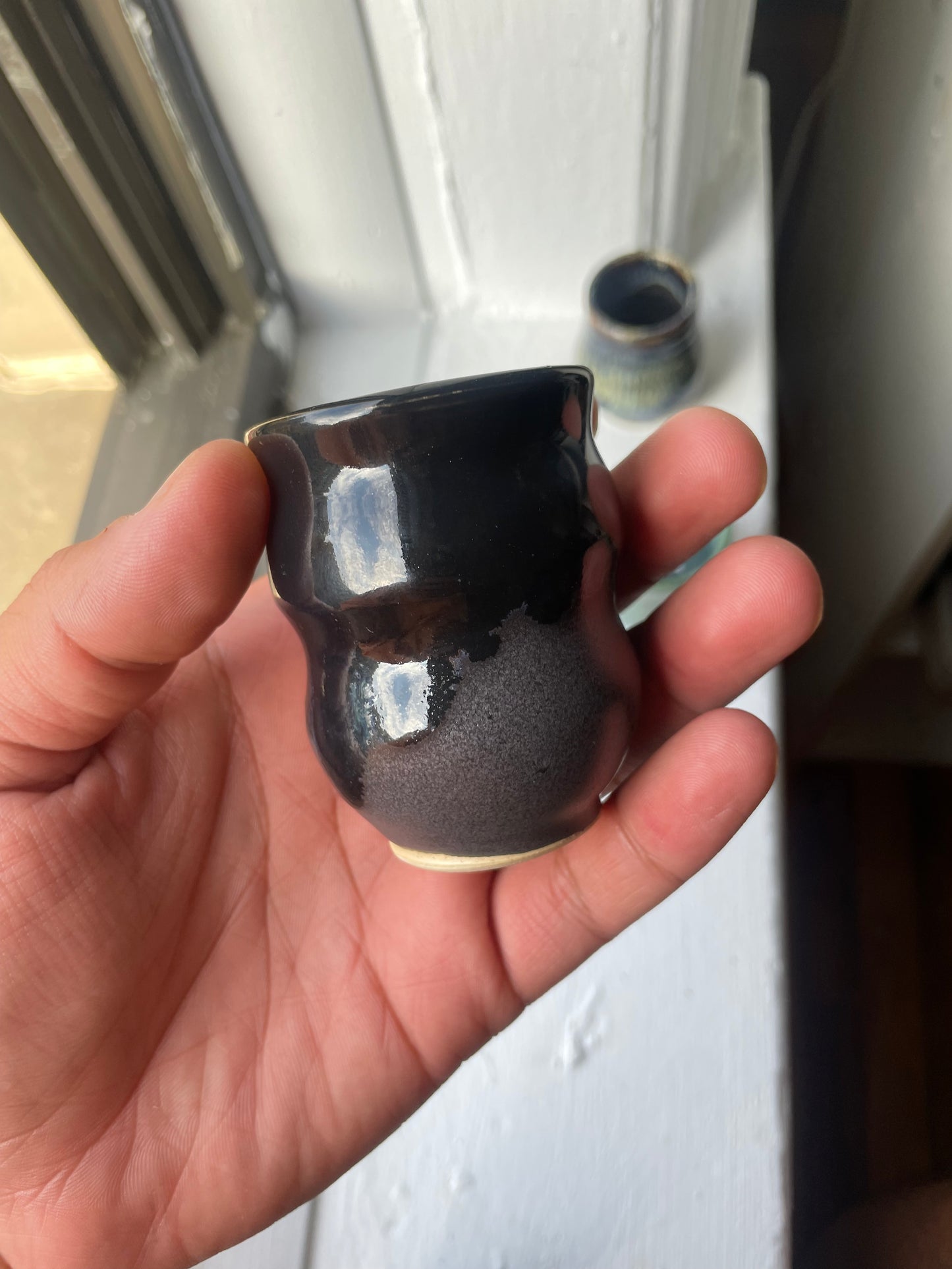 Teeny vase Shiny vs Matte Black